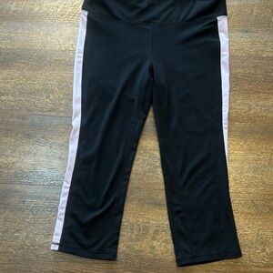 GAP Black Cropped Athletic Capris with Light Pink Side Stripe